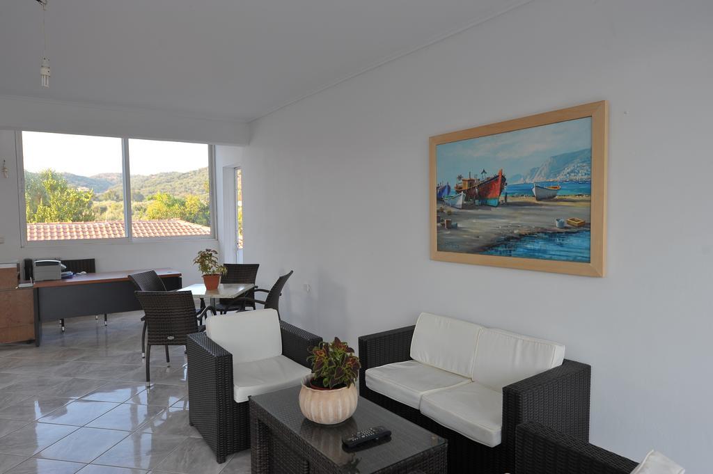 Appartement Galazia Akti à Agios Nikolaos  Extérieur photo